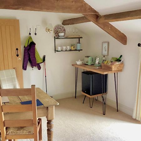 Neuadd B&B Suites Crickhowell Buitenkant foto