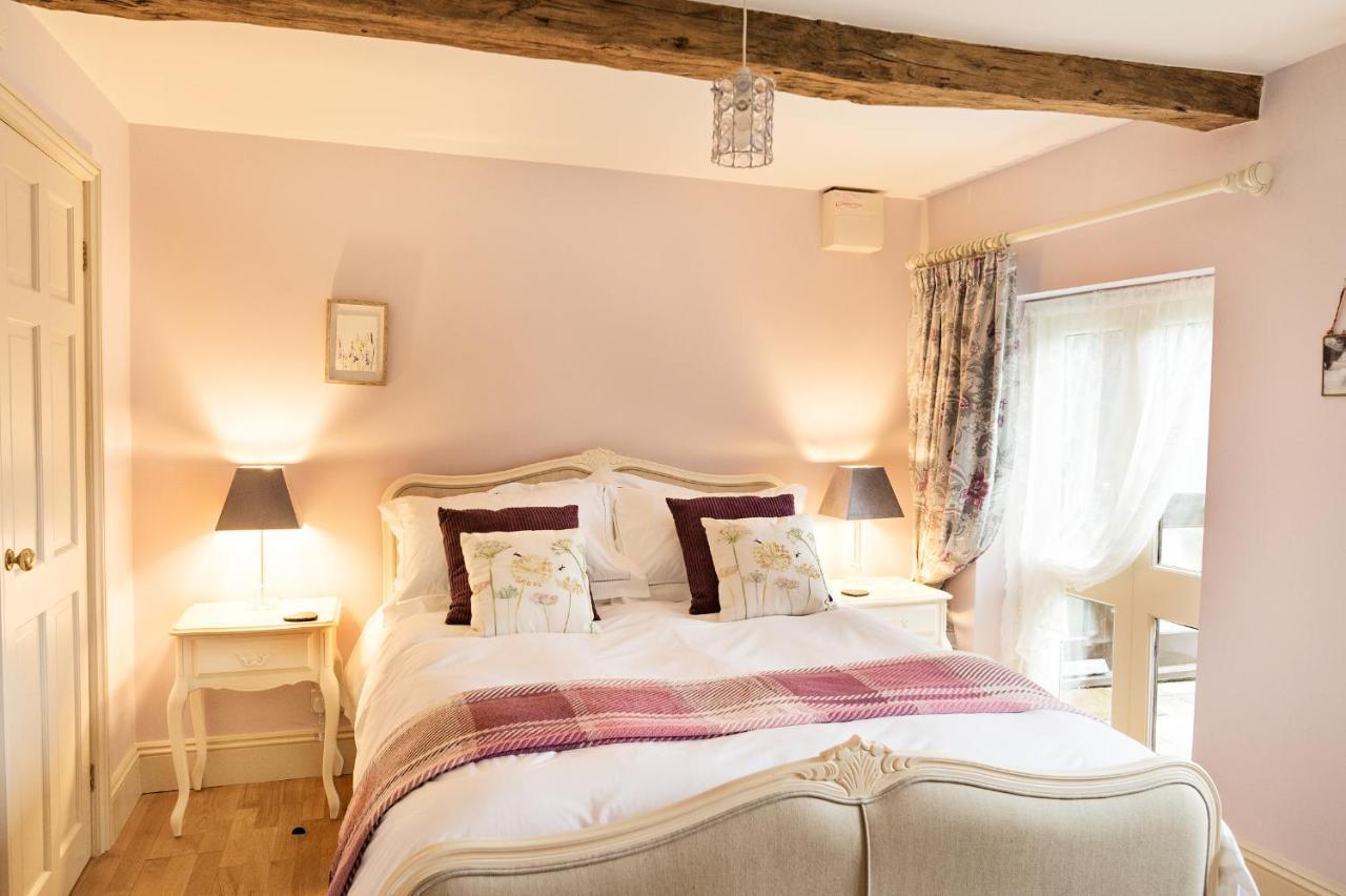 Neuadd B&B Suites Crickhowell Buitenkant foto