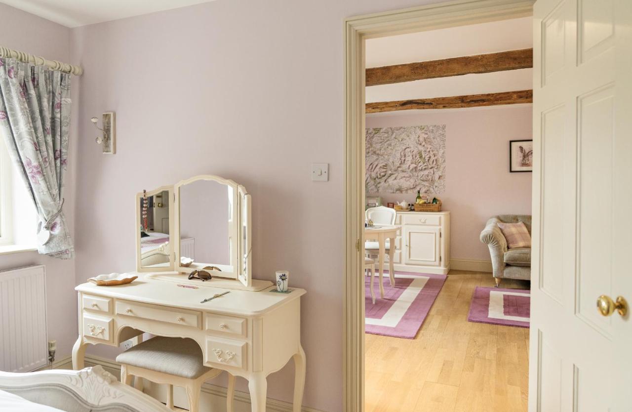 Neuadd B&B Suites Crickhowell Buitenkant foto