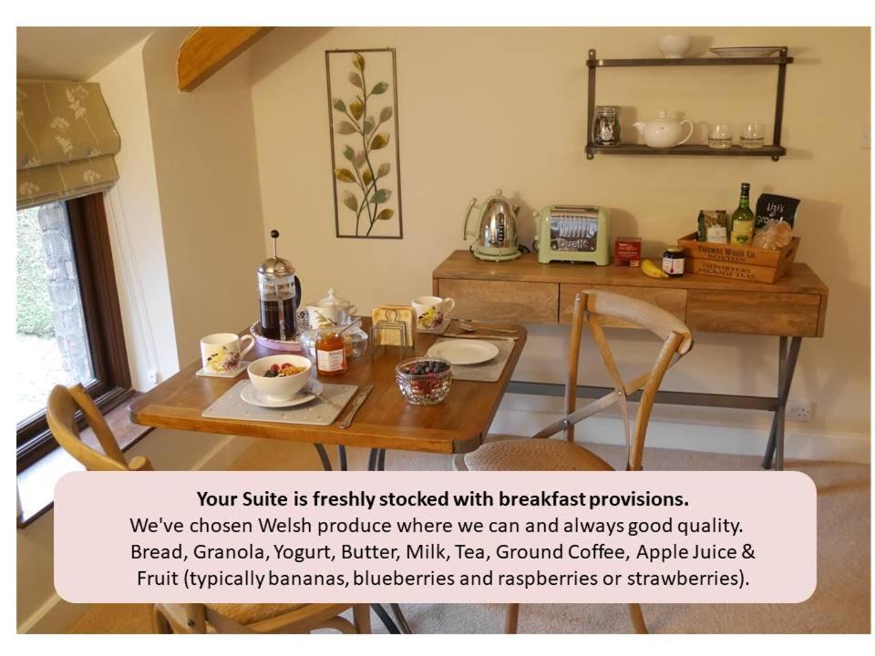 Neuadd B&B Suites Crickhowell Buitenkant foto