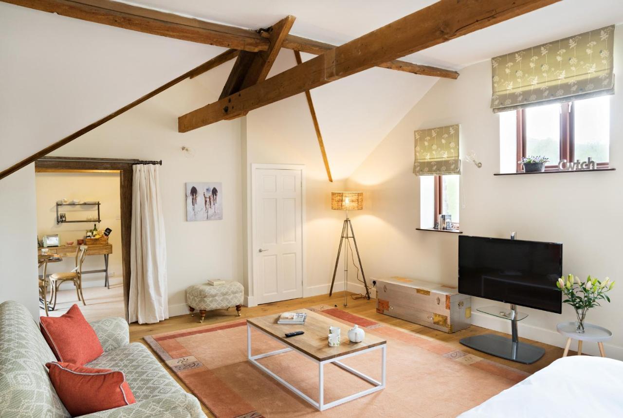 Neuadd B&B Suites Crickhowell Buitenkant foto