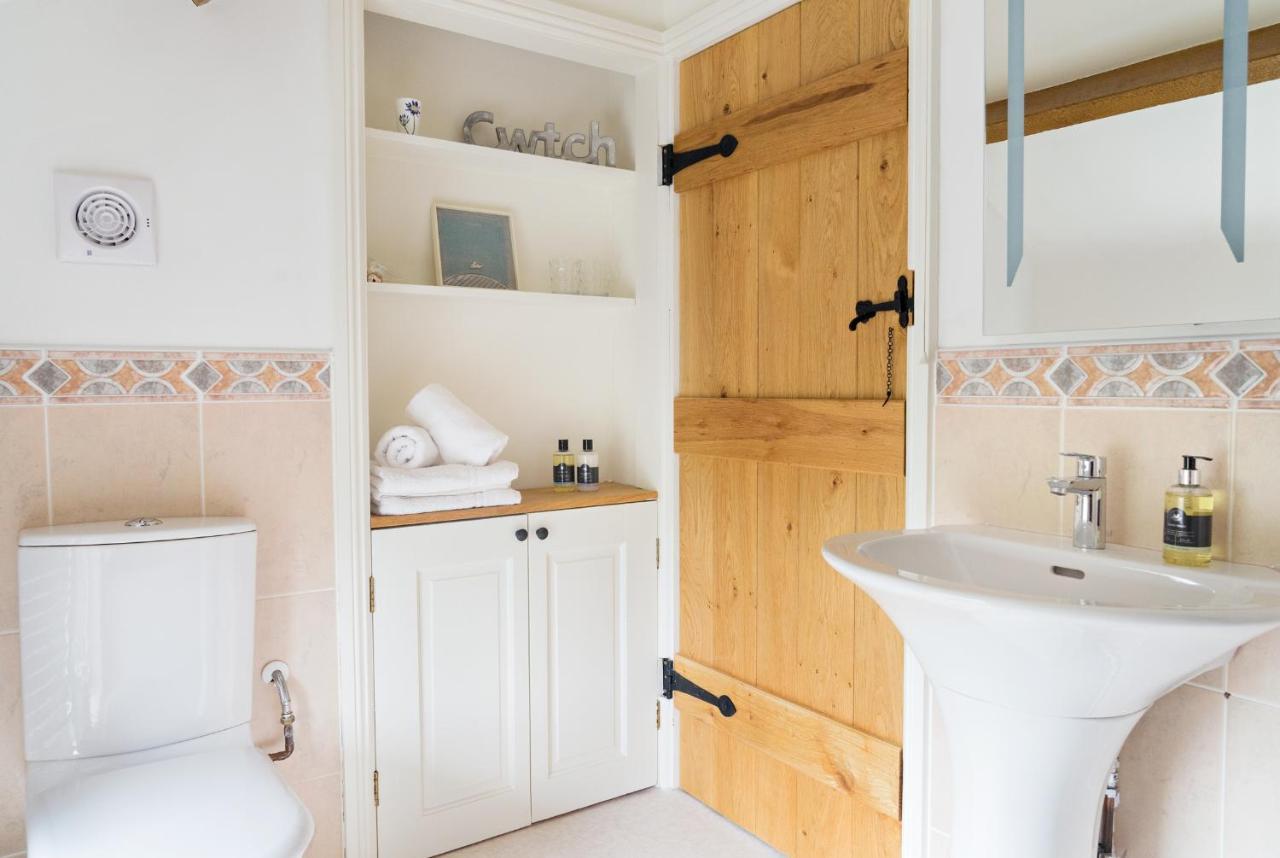 Neuadd B&B Suites Crickhowell Buitenkant foto